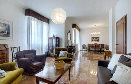 Bright Apartment – Via dei Frati Bigi 5